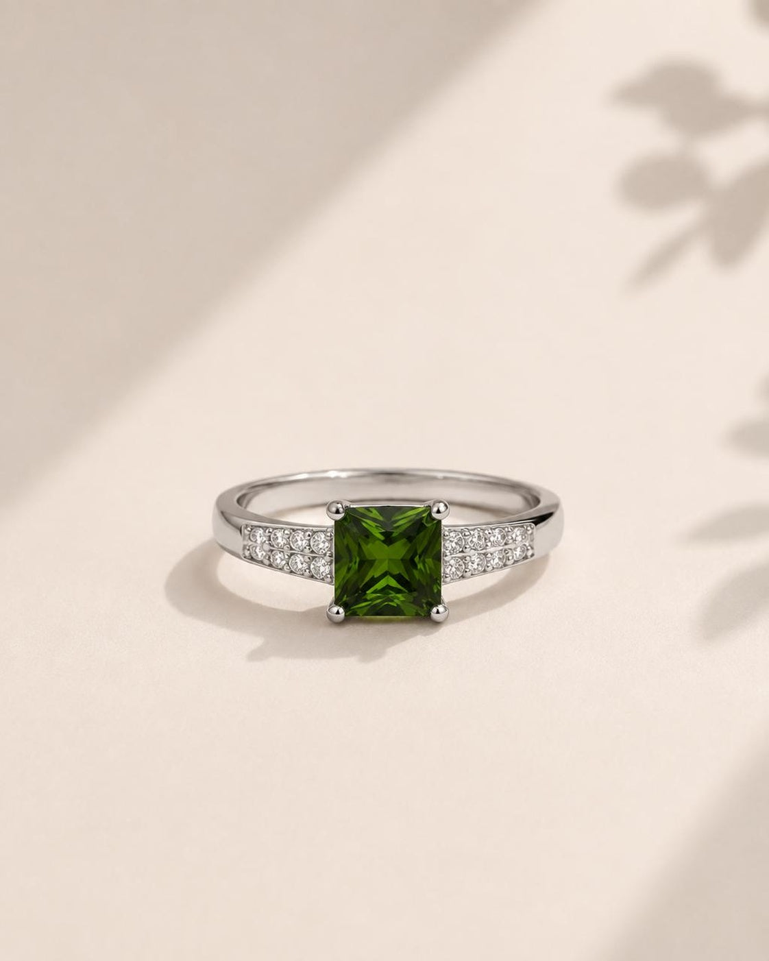 Emerald Halo Ring — Silver | ELVIAN